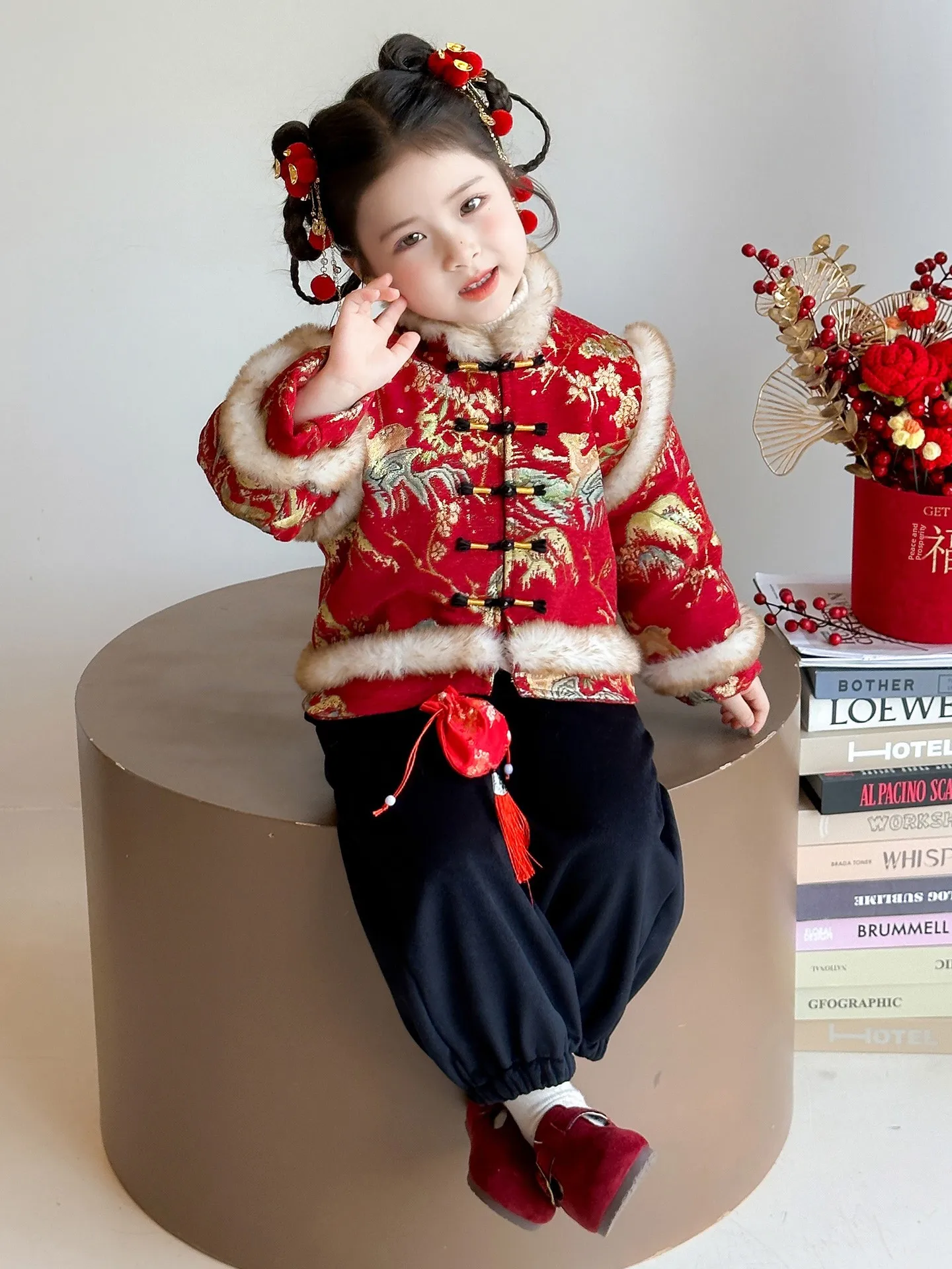 Girls' Festive Winter Outfit Padded Traditional Chinese Hanfu Performance Clothing Cotton New Year Celebration Ensemble