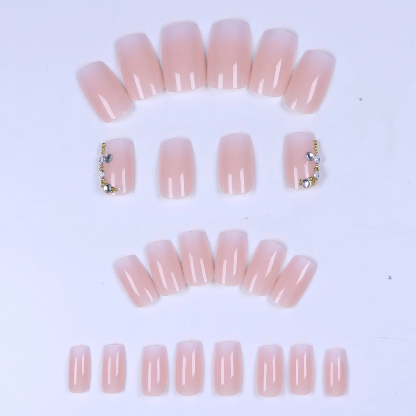 24 قطعة من الضغط المتدرج باللونين الوردي والأبيض على الأظافر، أظافر صناعية مربعة قصيرة بتصميم ماسي، اضغط مغطى بالكامل على أظافر الأكريليك المزيفة
