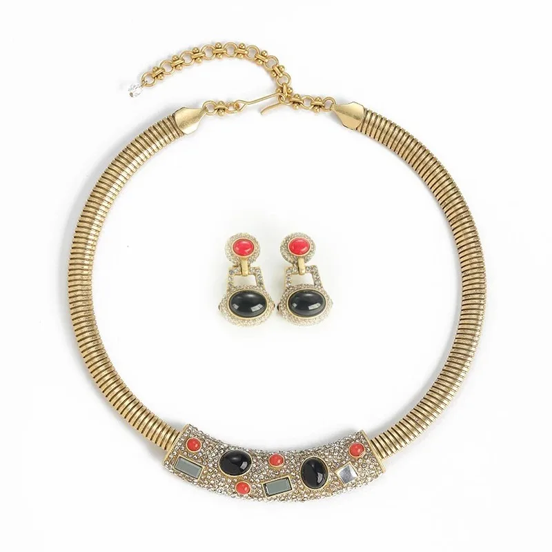 set-di-gioielli-vintage-in-agata-nera-con-strass-geometrici-collana-e-orecchini-trendy-e-classico-alta-qualita-regalo-2026-per-donne