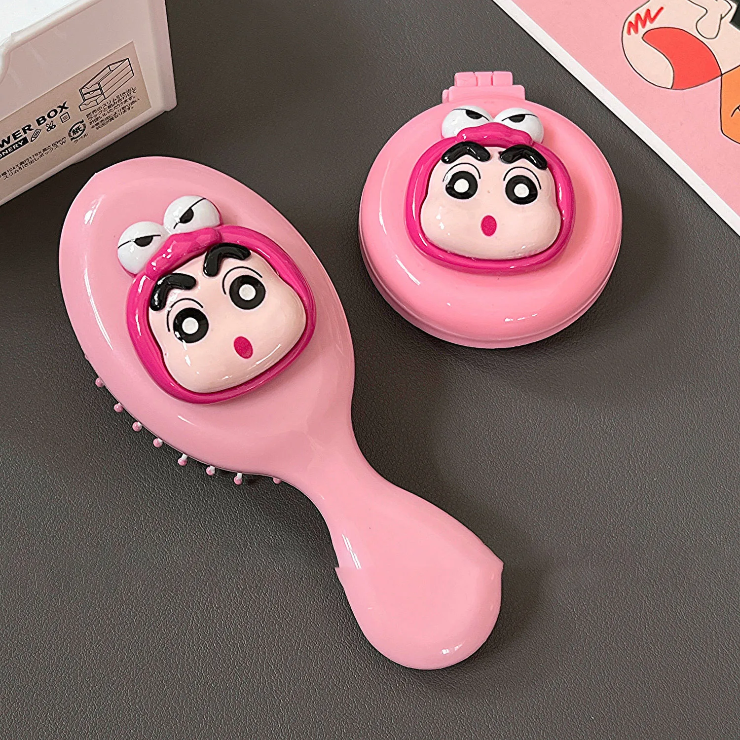 Peigne à coussin d'air Shin Chan Anime, crayon Kawaii, peigne à beurre mignon, peigne pliant, miroir de maquillage, jouet cadeau d'Halloween et de Noël