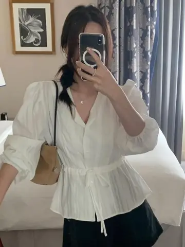 세련된 봄 가을 레이스 트림 Dstring 허리 버블 슬리브 셔츠 여성의 유행 다목적 긴 소매 순수 컬러 블라우스