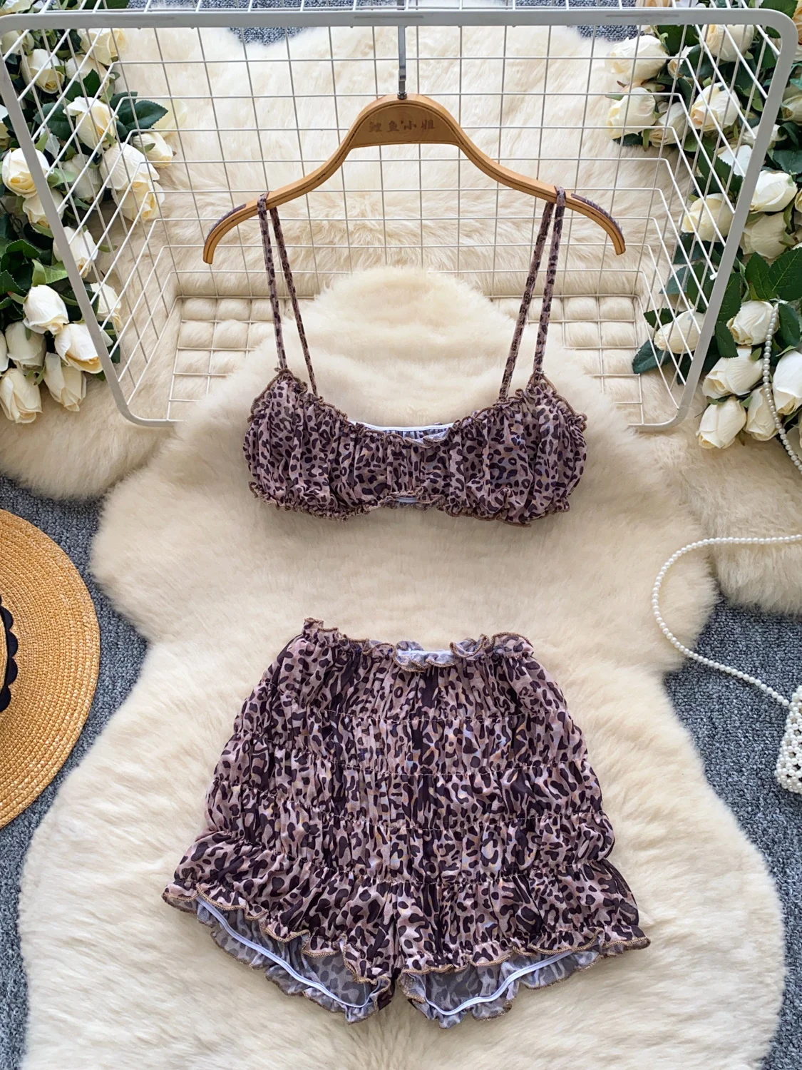 

Women's Sexy ort Leopard Print Crop Top And High Waist orts Two Piece Set Faionable Casual Outfit for Young Adults