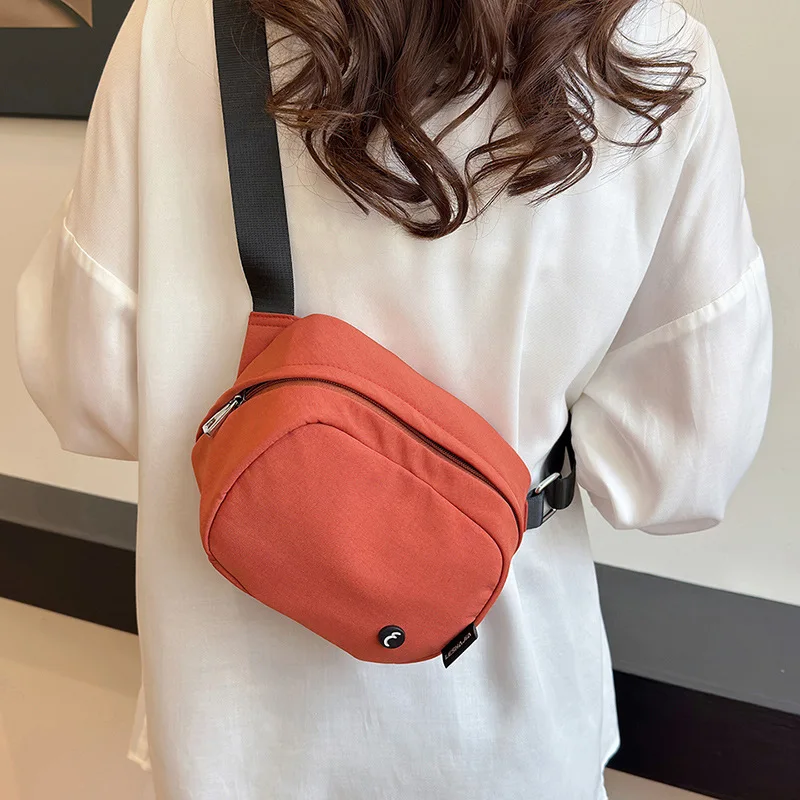 

​​Solid Color Sporty Crossbody Bag Premium Pebbled Leather Convertible Strap Gym to Brunch Versatile Minimalist Silhouette​​