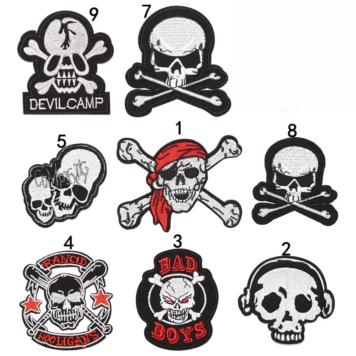 Embroidered Crossbones Emblem Classic Pirate Flag Symbol Skull Iron on Patches Bad Boys Cool Badge Cloth Stickers for Streetwear