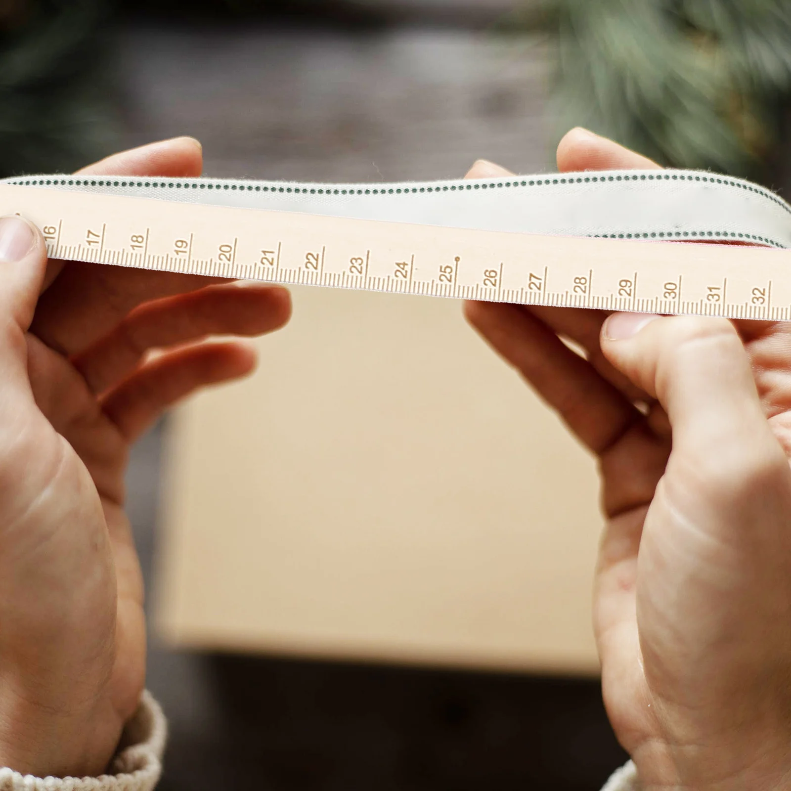 

Cotton Ribbon Scale Ruler for DIY Gift Wrapping Home Decor Flower Packaging Ribbons Portable Lightweight Sturdy Durable Satin