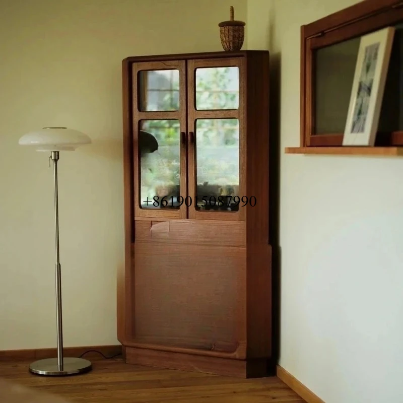 

Средневековый скандинавский стеклянный треугольный шкаф из массива вишни у стены, винный шкаф, угловой шкаф