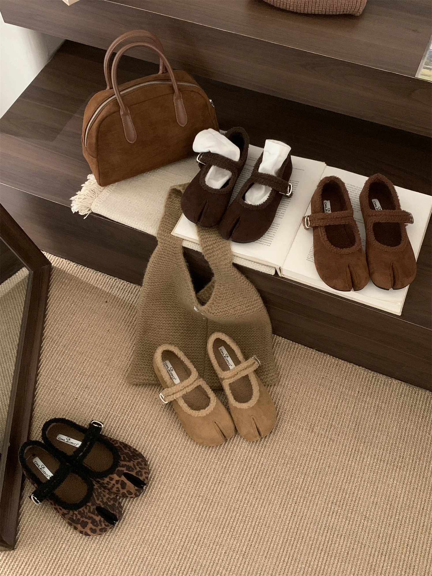 2025 امرأة من جلد الغزال شقة سبليت تو تابي أحذية الصلبة الألوان الإناث الجلد المدبوغ أحذية الباليه فستان مريح ريترو ماري جينس #3