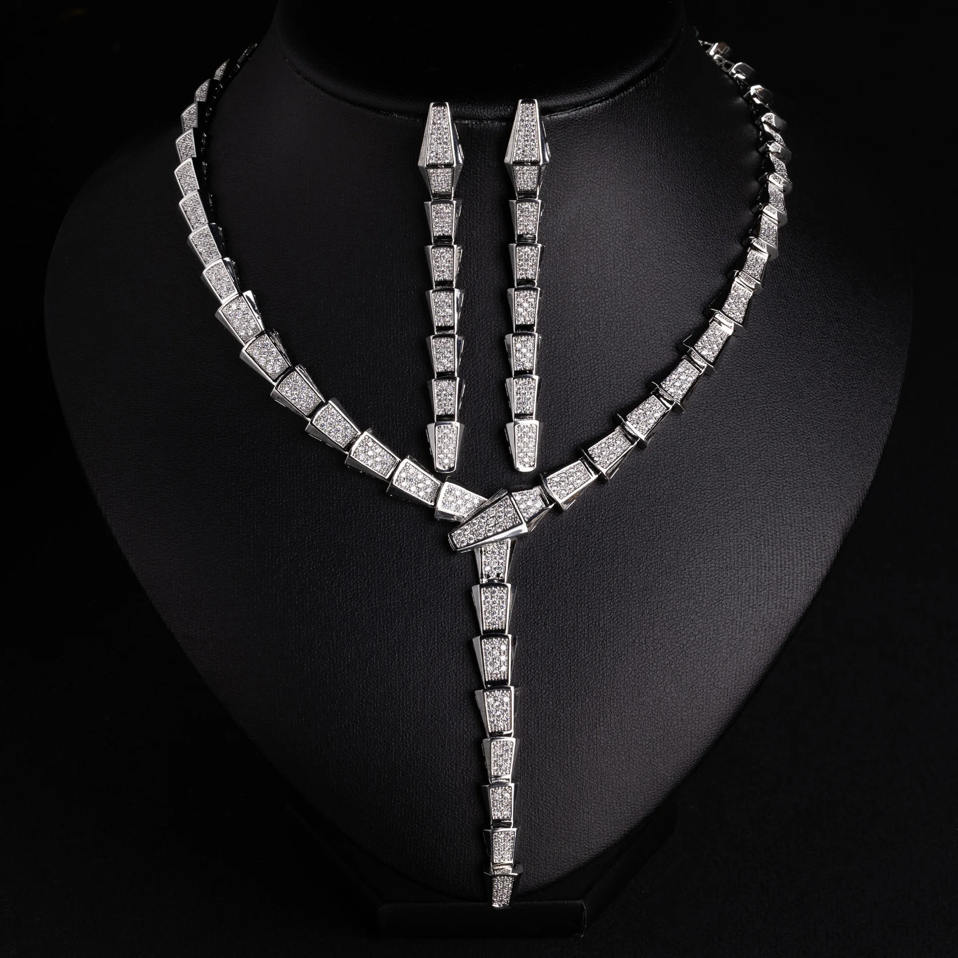 Light Luxury Fine Craft Full CZ Snake Necklace Elegant Serpent Choker Women Wedding Jewelry Set Gift