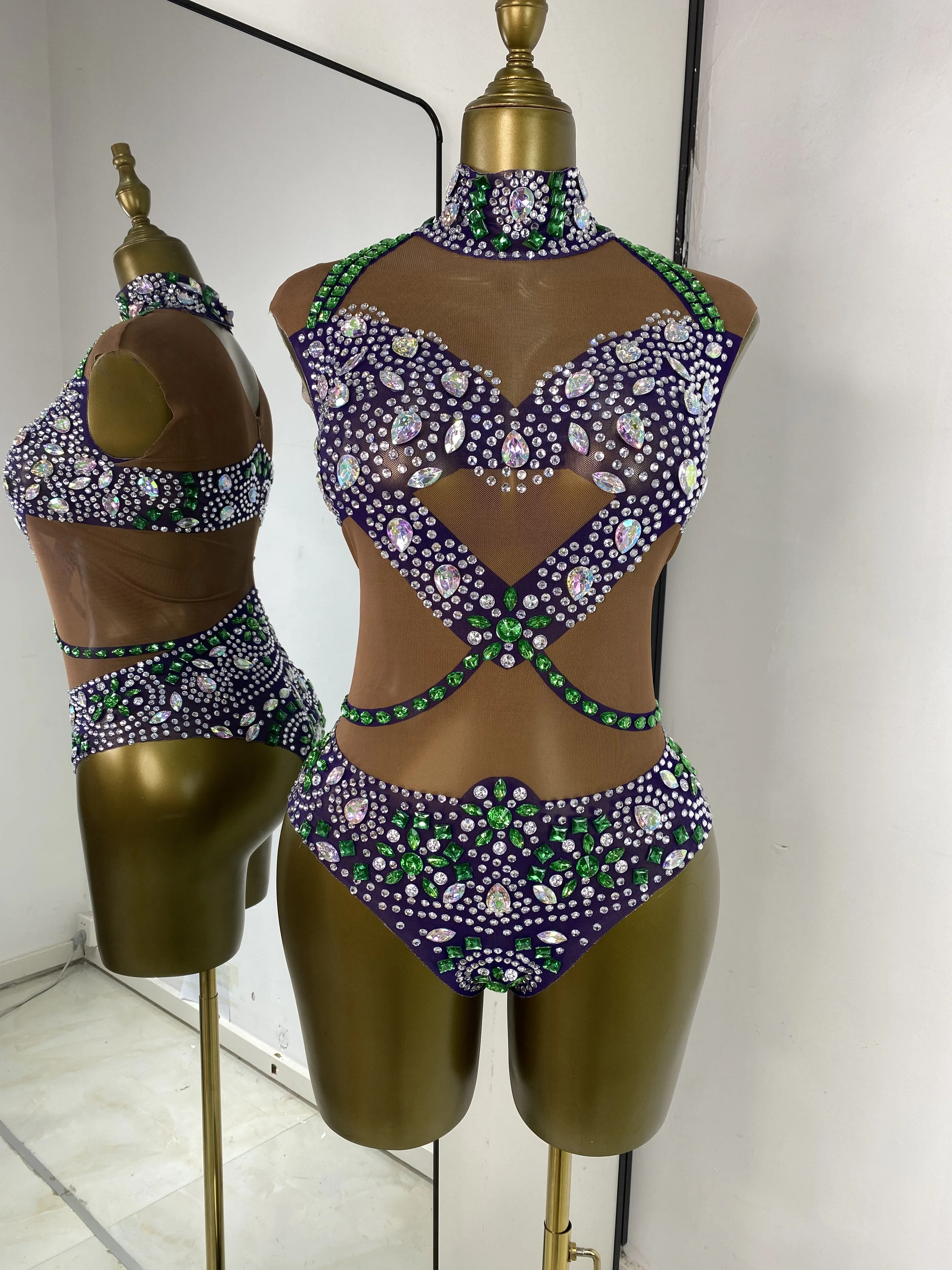 ชุดแสดงบนเวที K-pop สำหรับผู้หญิง ประดับด้วยคริสตัลหลากสีสัน พิมพ์ลายบนผ้าตาข่าย โปร่งใส เซ็กซี่ เหมาะสำหรับงานปาร์ตี้กลางคืน งานแสดงในคลับ หรือไนท์บาร์