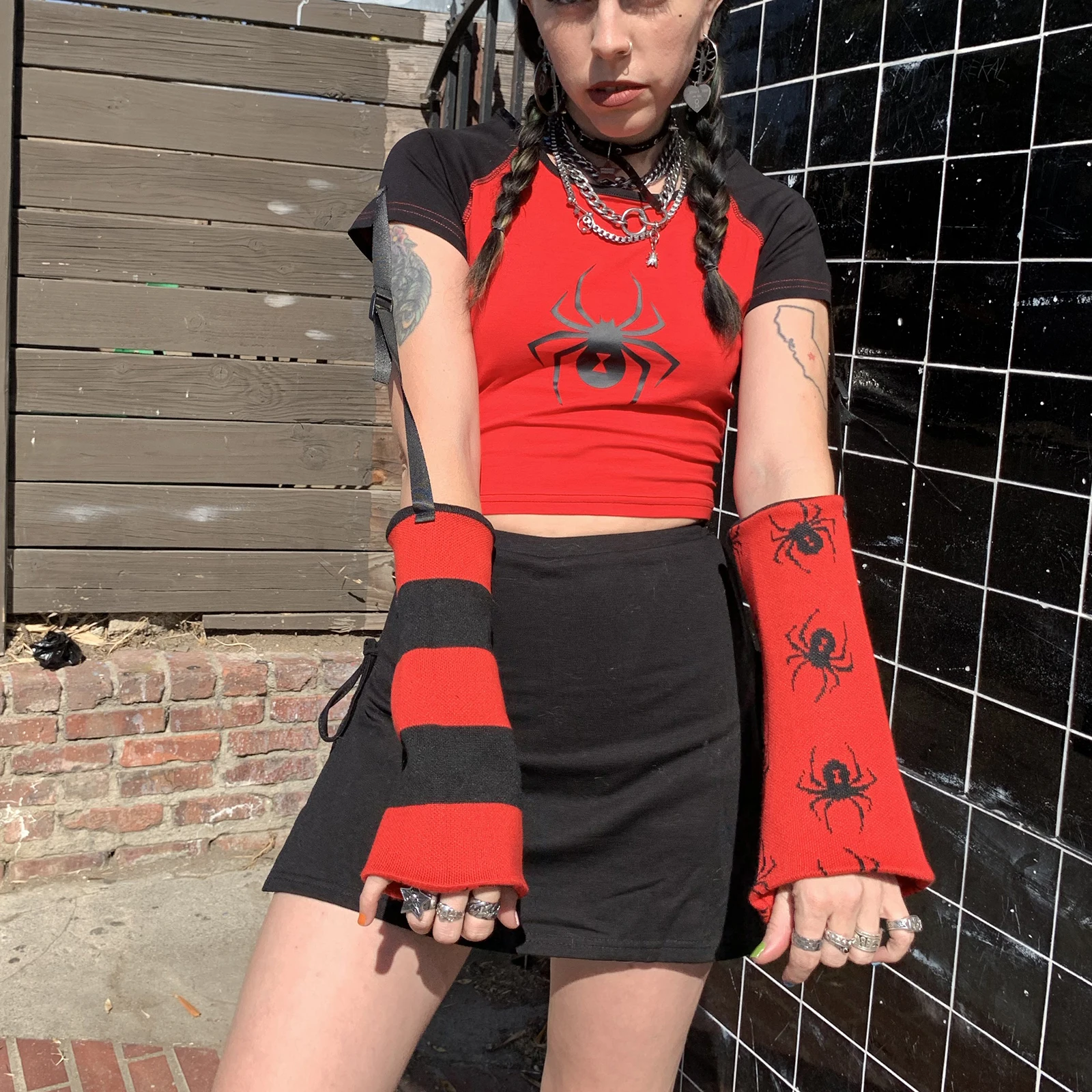 Dourbesty y2k Gothic T-Shirts with Detachable Reversible Arm Warmers E-girl Harajuku Grunge Crop Top Women Punk Style Baby Tees