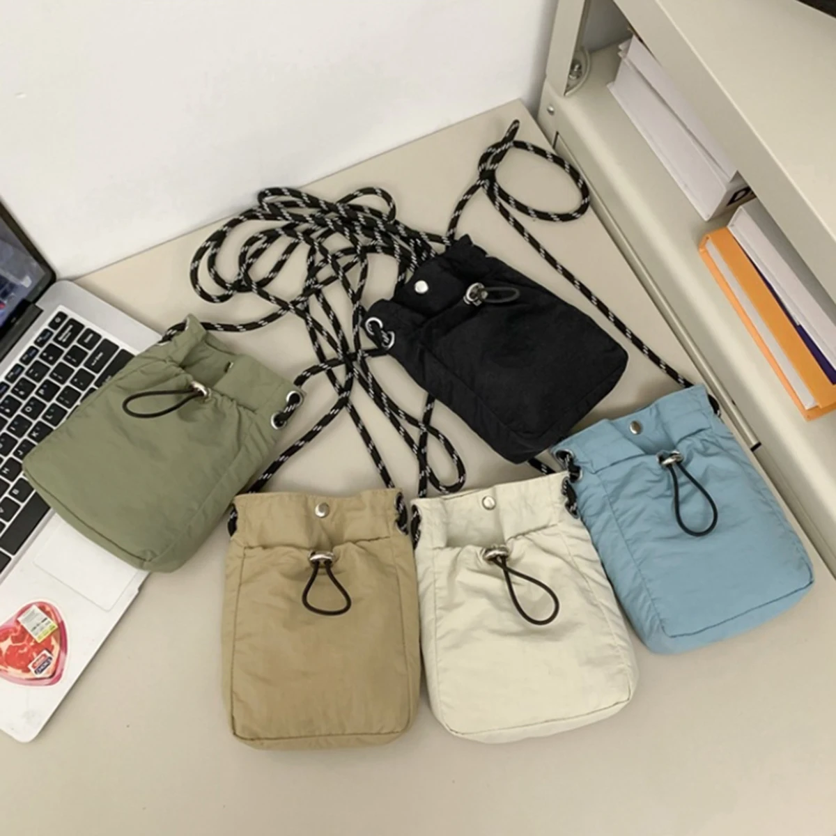 حقيبة هاتف محمول جديدة خفيفة الوزن على الطراز الياباني للشباب، حقيبة كروس متعددة الاستخدامات برباط على الطراز الكوري