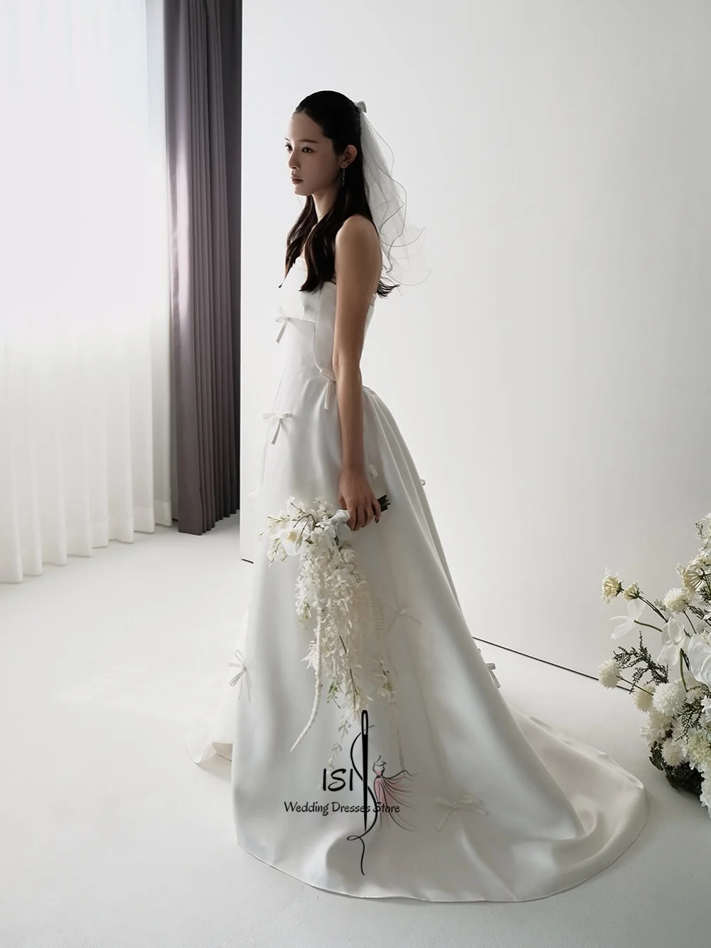 ISI Elegant A-line Korea Wedding Dress Photo Shoot Strapless Sleeveless Bridal Gown Customized Bow Decoration Reception Dress ﻿