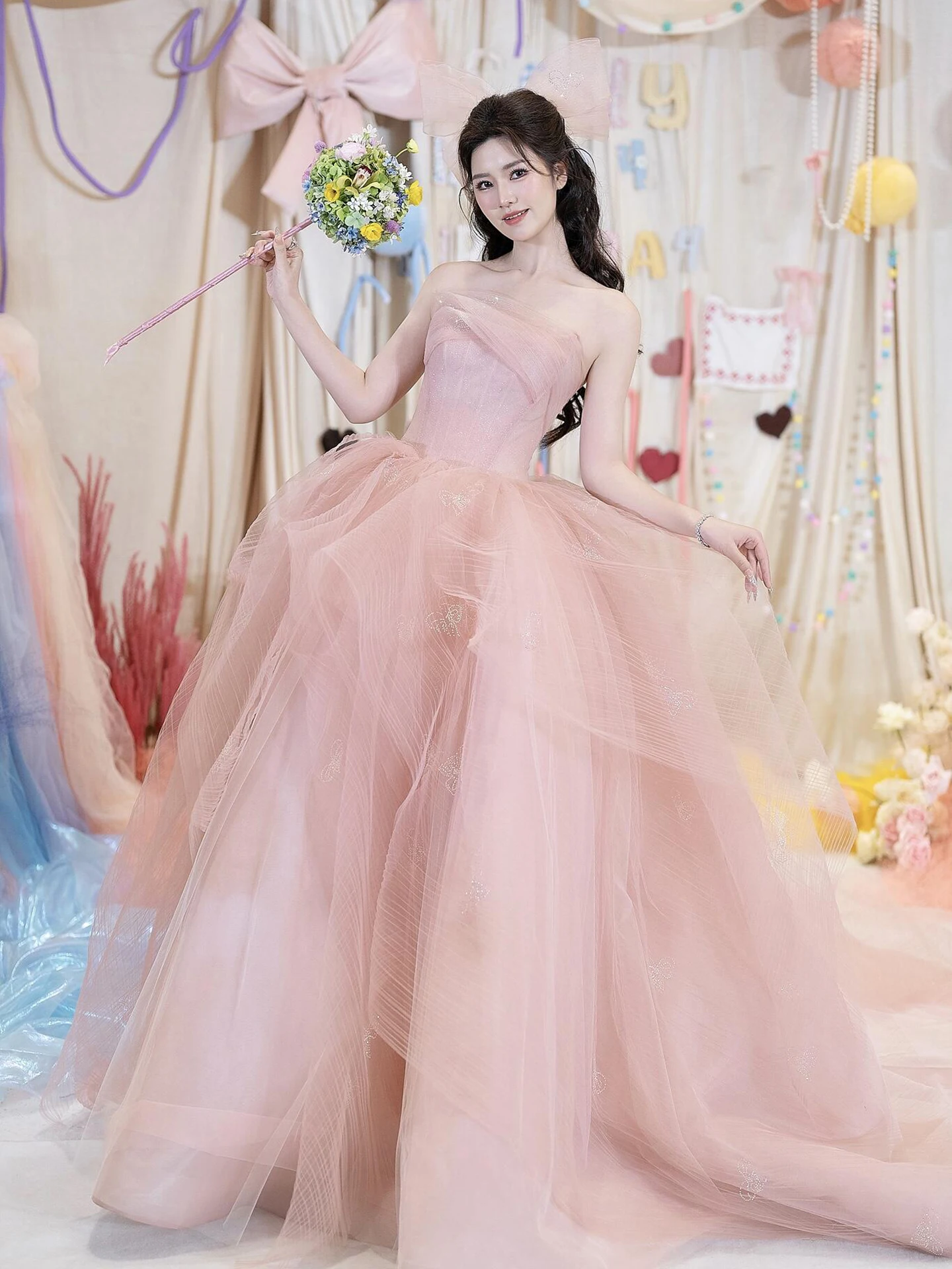 ชุดราตรีงานแต่งงานสีชมพูทรงบอลกาวน์ รุ่นใหม่ปี 2025 ระดับไฮเอนด์ สำหรับงานหมั้น งานพรอม งานรับปริญญา งานวันเกิดผู้ใหญ่ ทรงพองฟูแบบเจ้าหญิง