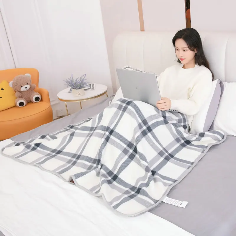 Shawl Blanket Nap Blankets Air Conditioning Blanket Modern Simple Multi-functional Small Blankets Office Flannel Blanket