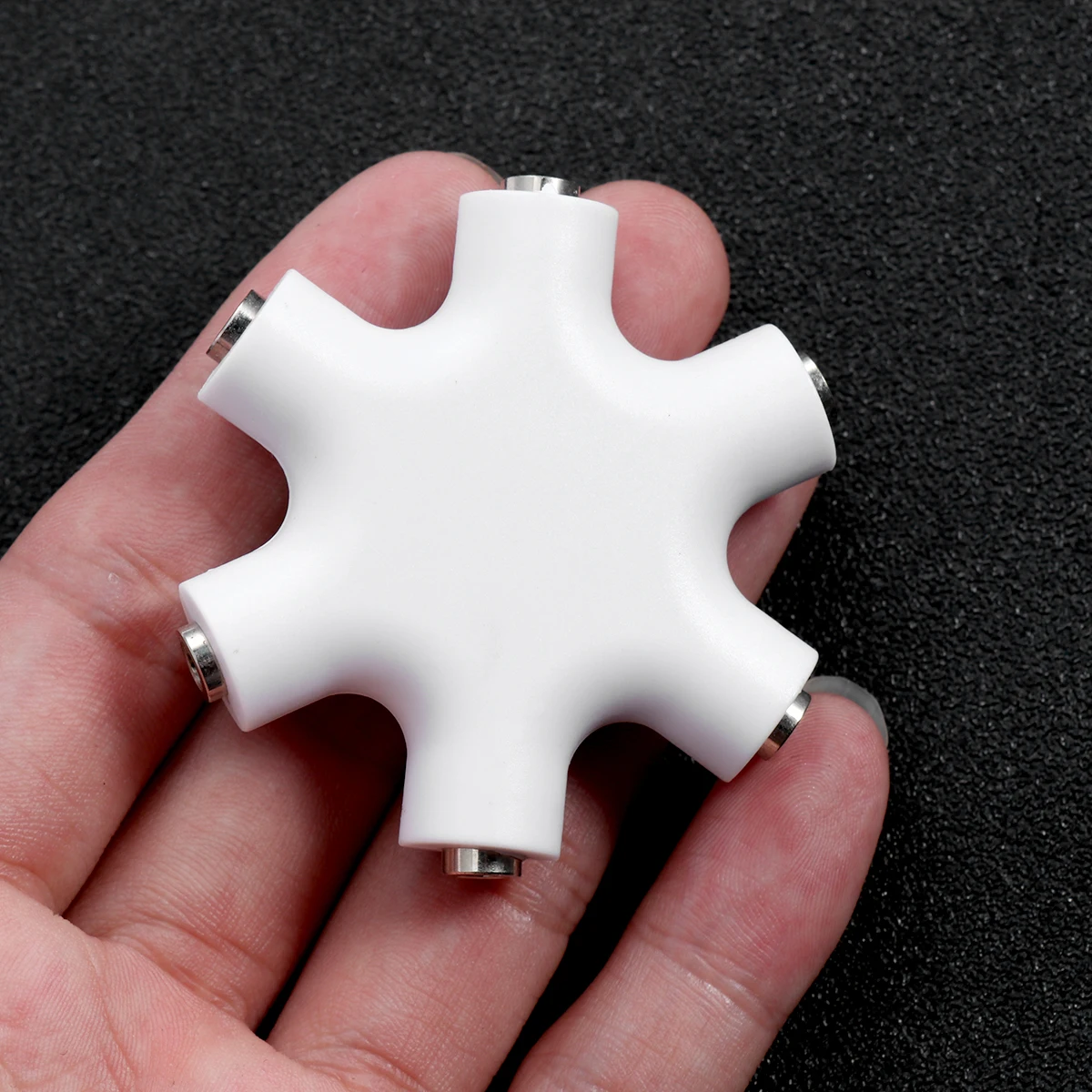 

1 To 5 Headphone 5-Way 3.5Mm Audio Adapter Earphones Stereo Jack Plug Snowflake Design White Travel Lightweight Connect 5