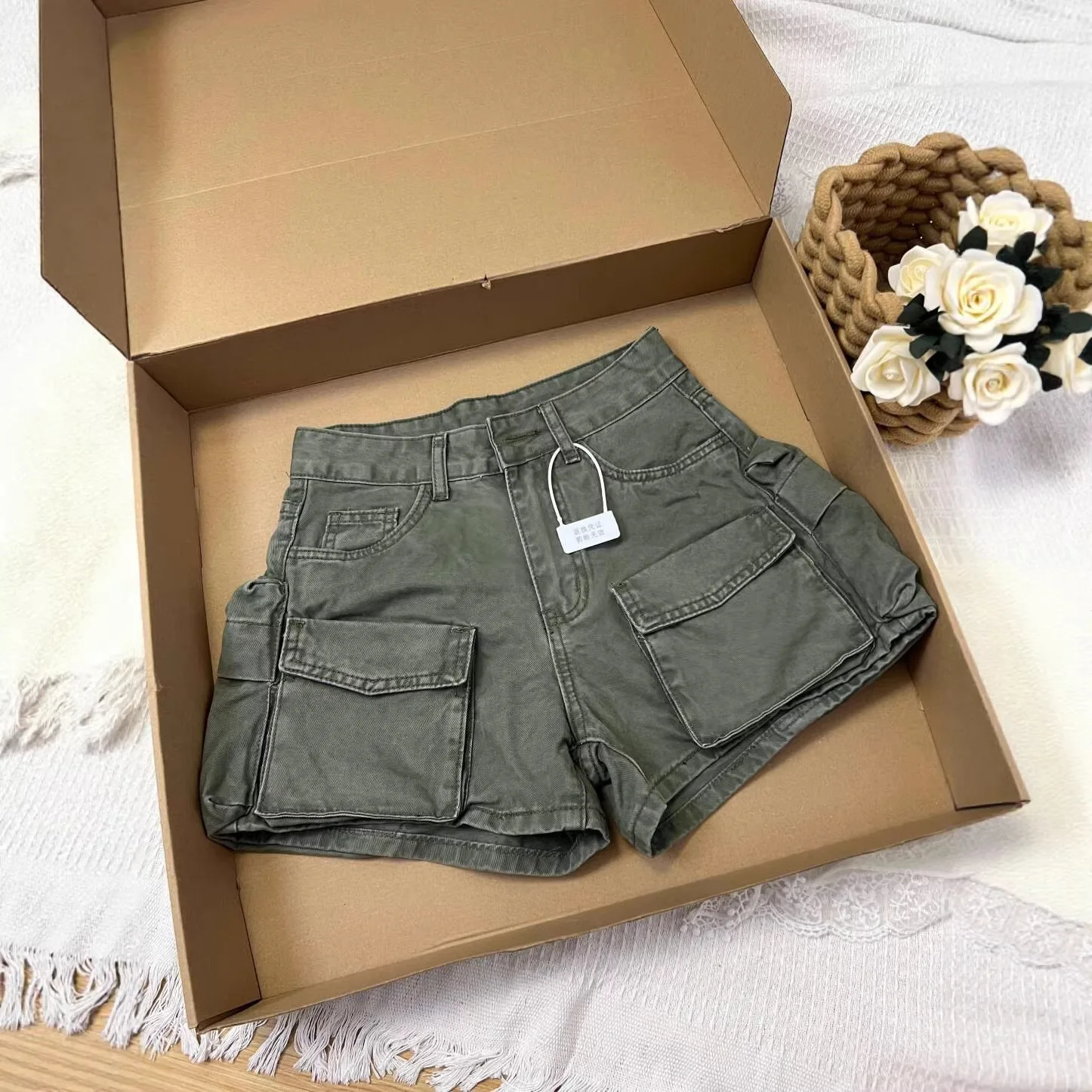 

Vintage Army Green Multi-Pocket Cargo Denim Shorts Women's 2026 Summer High Waist Wide Leg Hot Pants