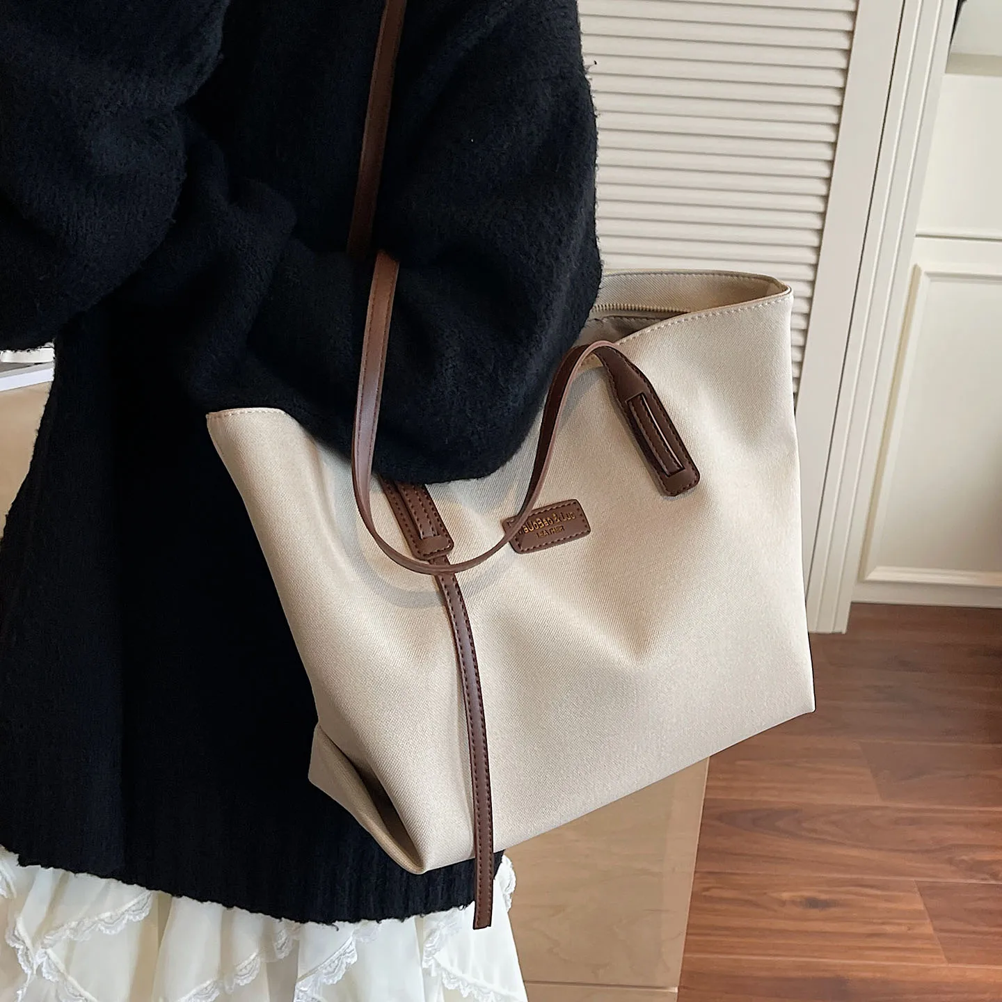 Leisure Commute Lar… - image