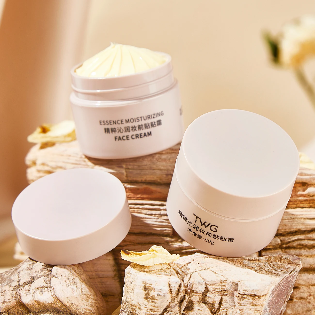 Apply the cream before makeup. - Skincare Basic ulasan dan harga