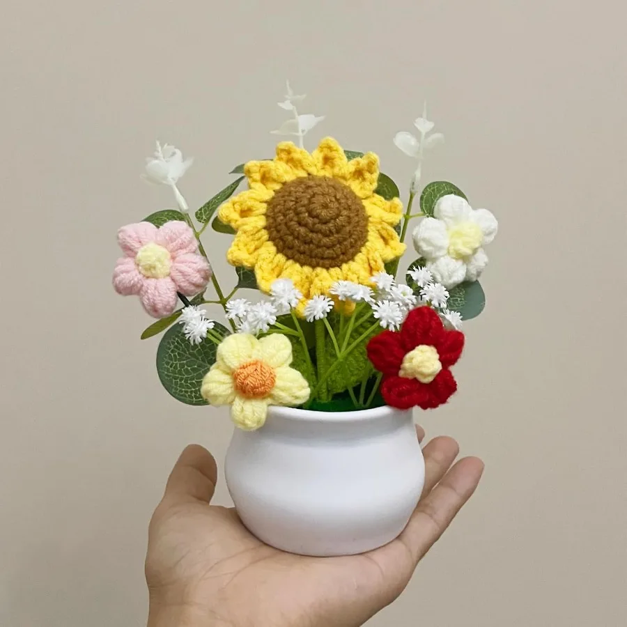 Plantas en macetas de flores de girasol de ganchillo hechas a mano, decoración floral tejida para escritorio de oficina, salpicadero de coche, regalos de cumpleaños únicos para n M