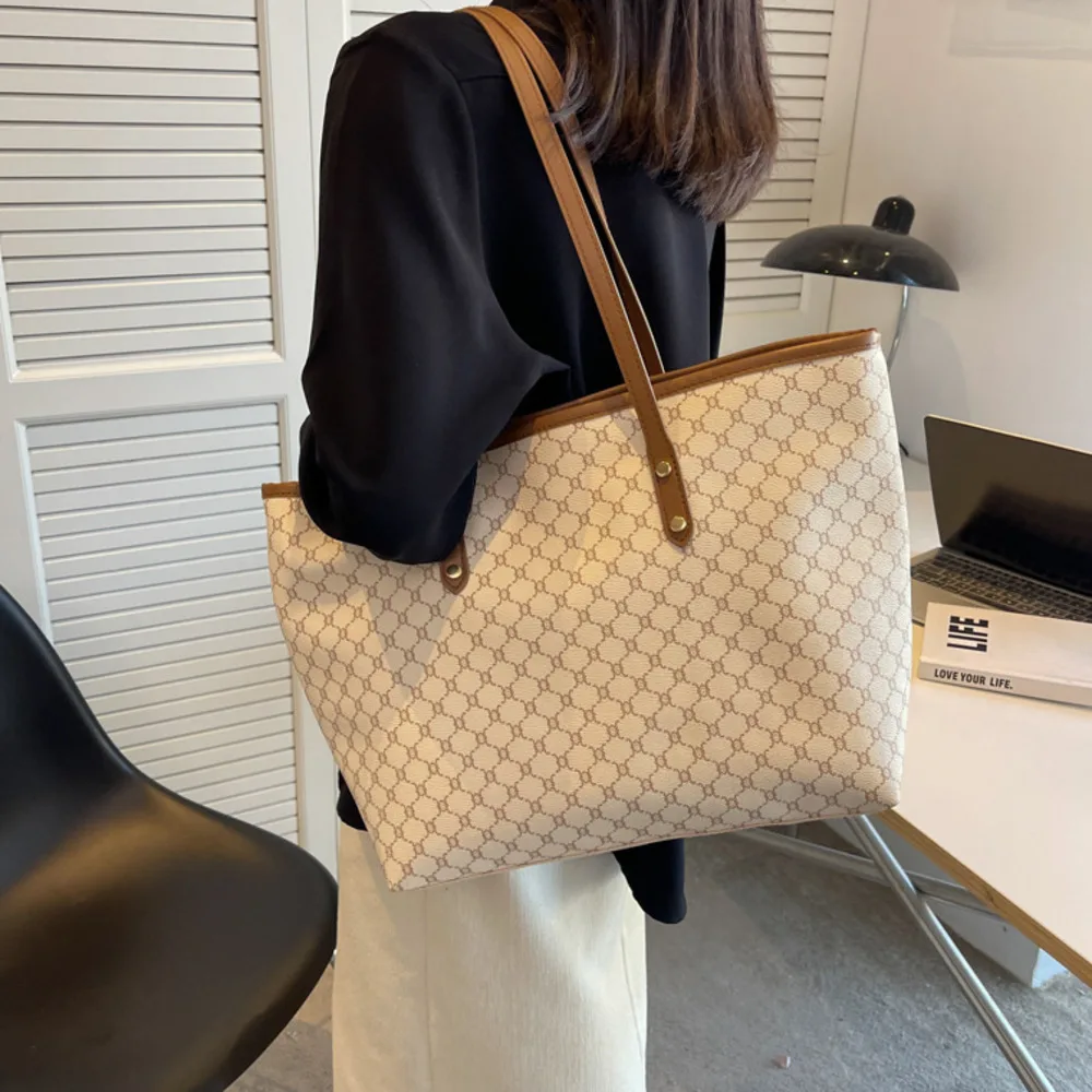 

Luxury Designer Large Capacity Tote Handbag for Women 2023 Fashion Trends Brand Designer Shoulder Shopping Bag Hot Sale