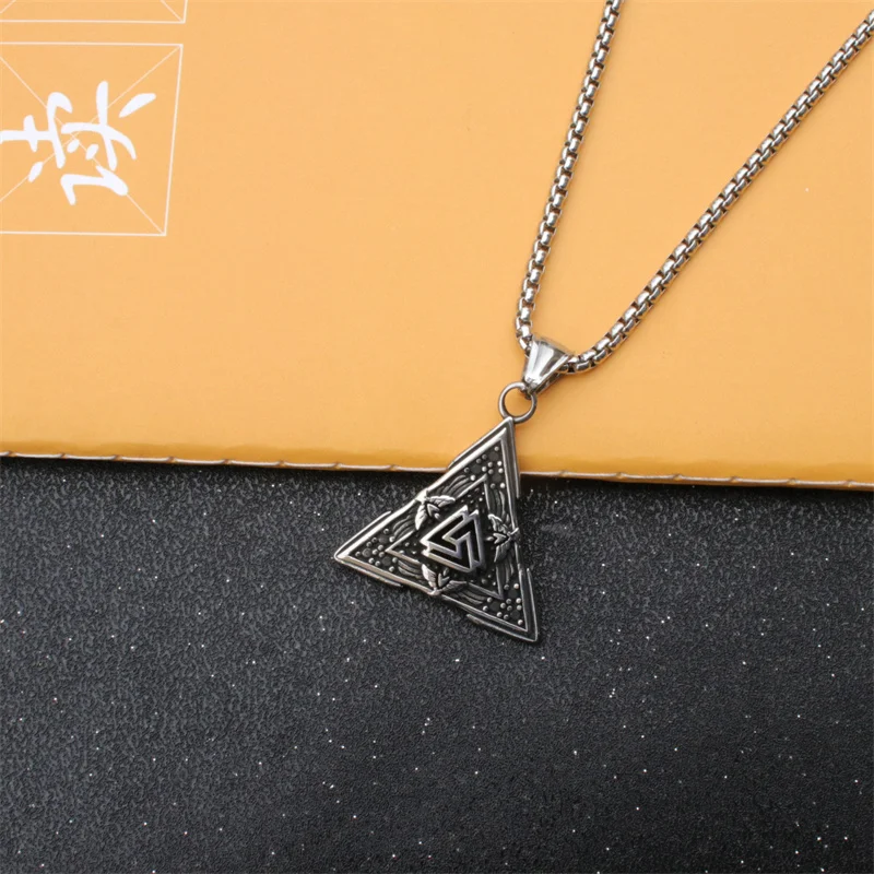 Viking Vintage Triangle Rune Titanium Steel Pendant Necklace Men\'s Fashion New Punk Hip Hop Necklace Accessories Wholesale 2023