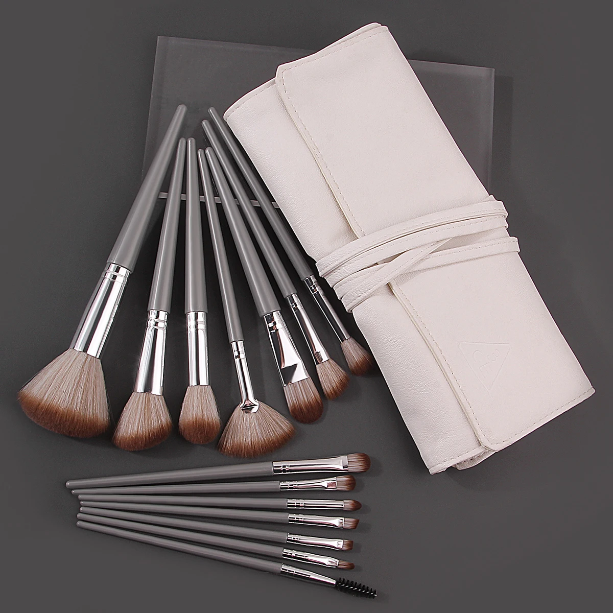 Conjunto de pincéis de maquiagem profissional, 15 peças, escova facial multifuncional de cerdas de fibra macia e bolsa de armazenamento de alça de maquiagem de grande capacidade