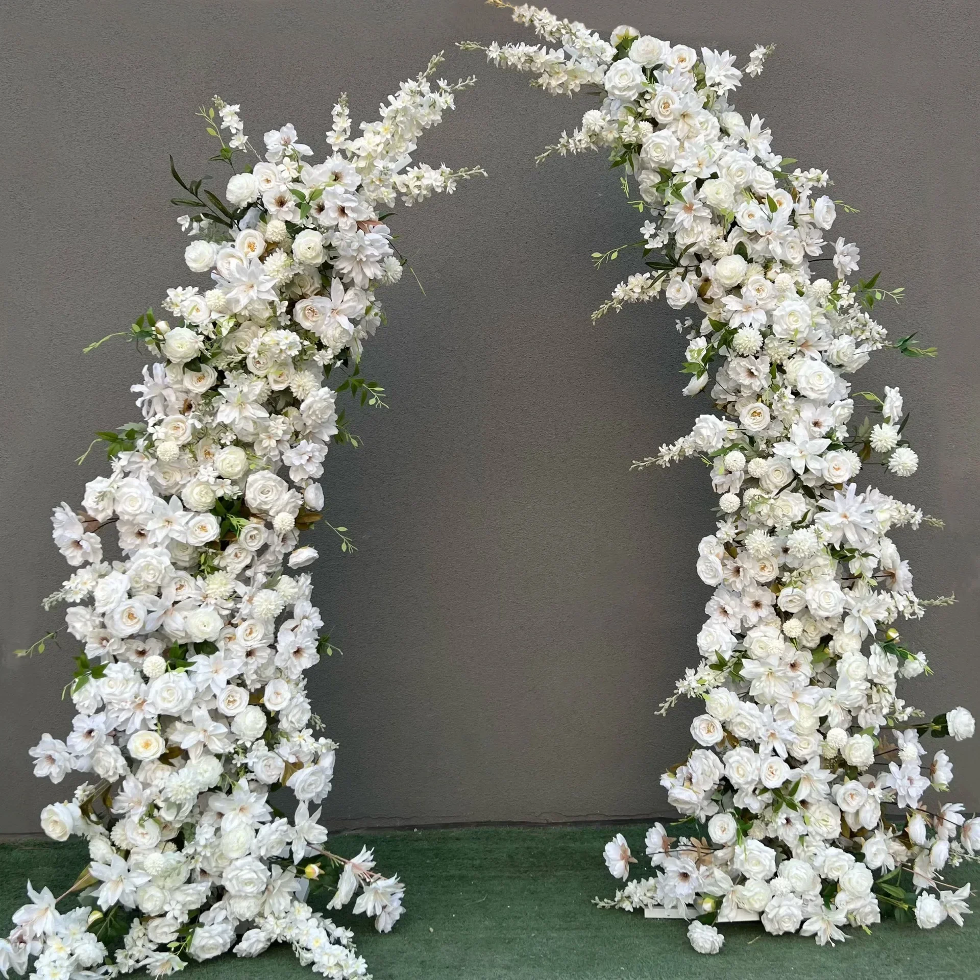 Luxury Wedding Background Props Trumpet Arch Artificial Moon Shape Flower Arrangement Party Arch Decoration Flower Props