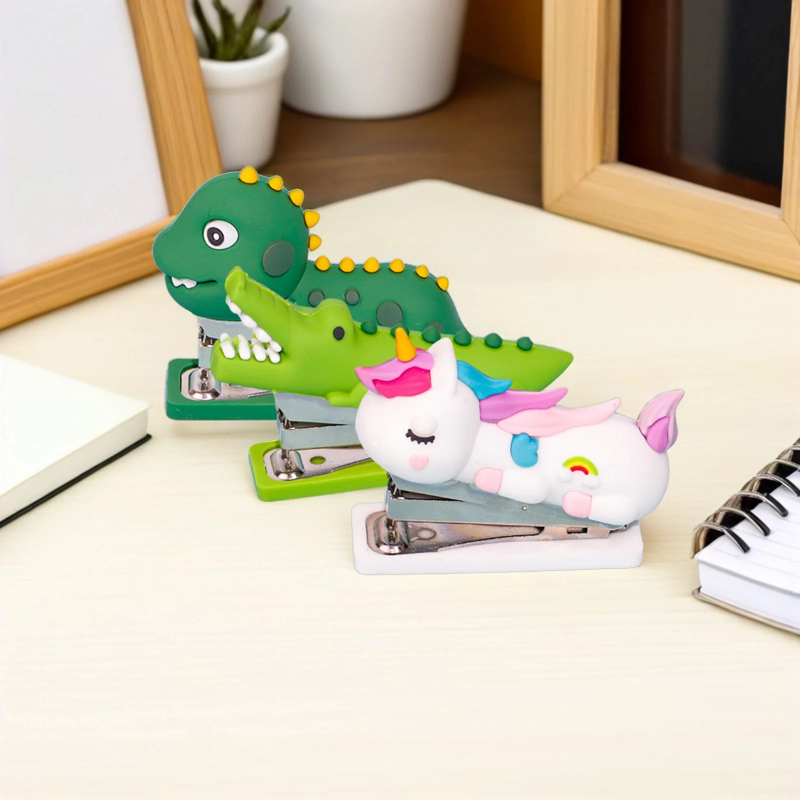 3Pcs Cartoon Mini Stapler Cute Small Portable Handheld Office Desk School Stationery Supplies Stapler Staplers for Desk
