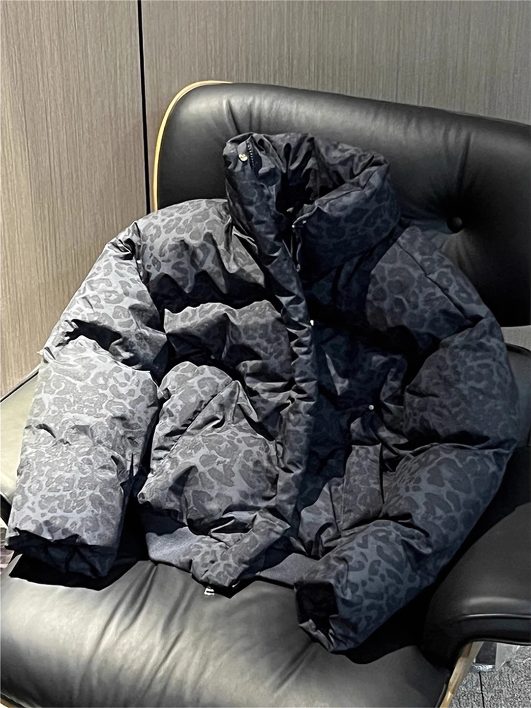 Black Leopard Print Short Cotton Jacket Men's Winter Thickened Stand Collar Bread Style Warmth Couple's Cotton Outerwear