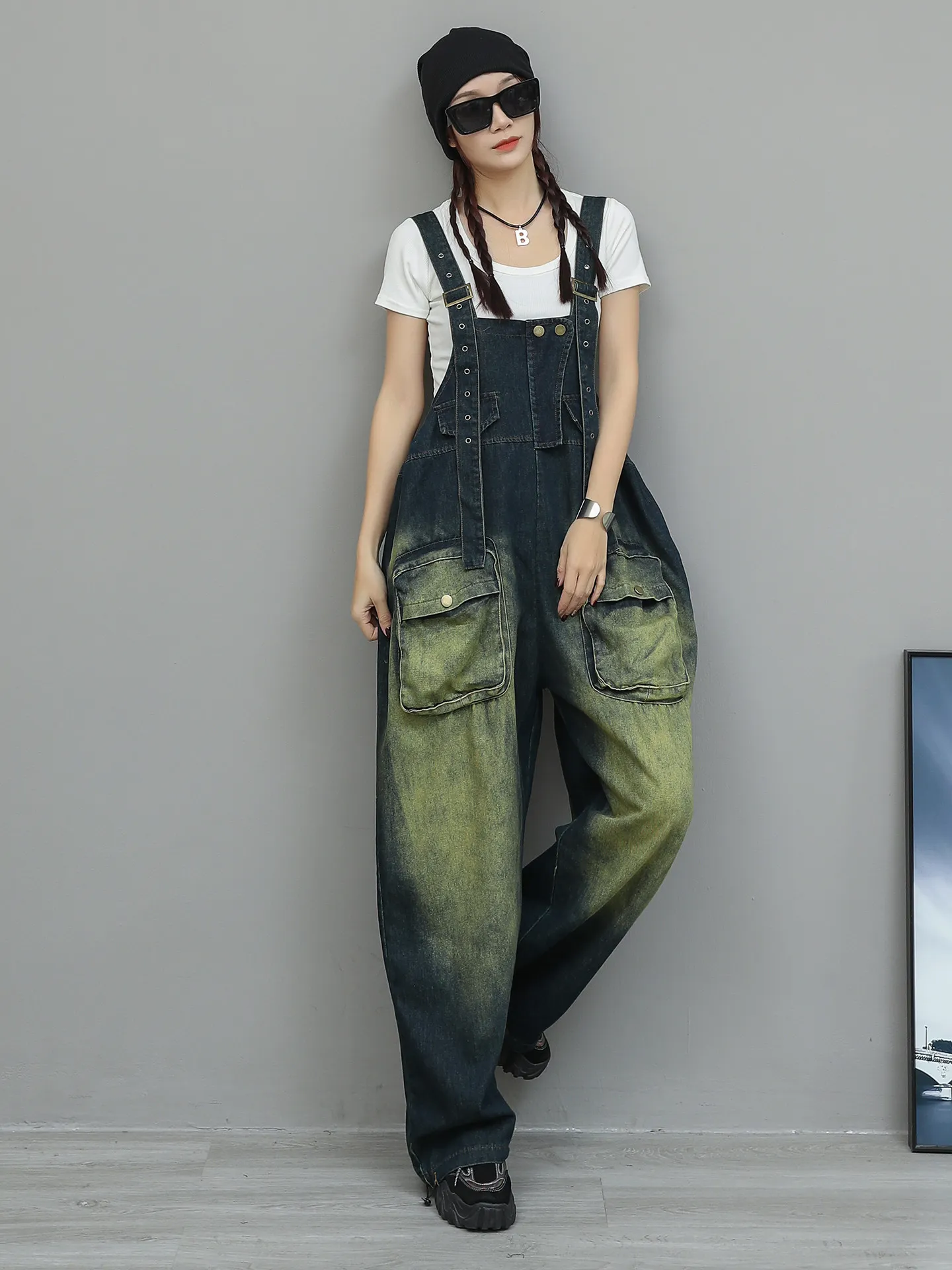 2026 New Personalized Trendy Gradient Distressed Color Big Pocket Denim Straight Overalls Women Spring Loose Sleeveless Jumpsuit