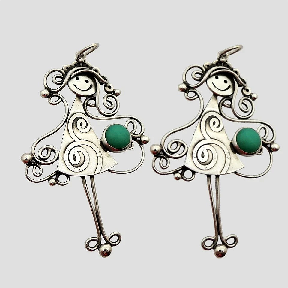 Vintage Hand Carved Exquisite Girl Dancing Dangle Earrings for Women Creative Bohemian Style Pendant Jewelry Accessories Crafts