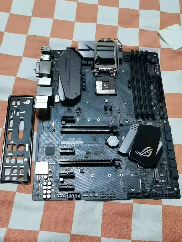 Scheda Madre Asus ROG STRIX B250H GAMING LGA1151 DDR4 ATX - Usata Testata