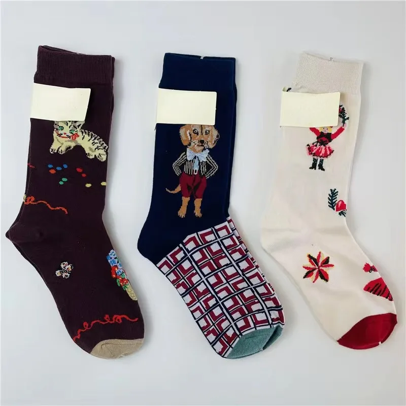 Neue Socken Frauen Baumwolle Koreanische Designer Nette Katze Socken Weibliche AB Mid-Kalb Eichhörnchen Kaninchen Persönlichkeit Lustige Neuheit Socken