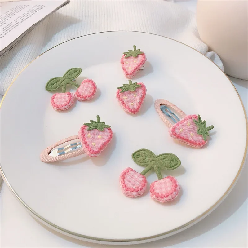 Pink Strawberry Hair Clips for Children Cute Cloth Art Strawberry Hairpins Hair Clips Girl's Decorative Headwear