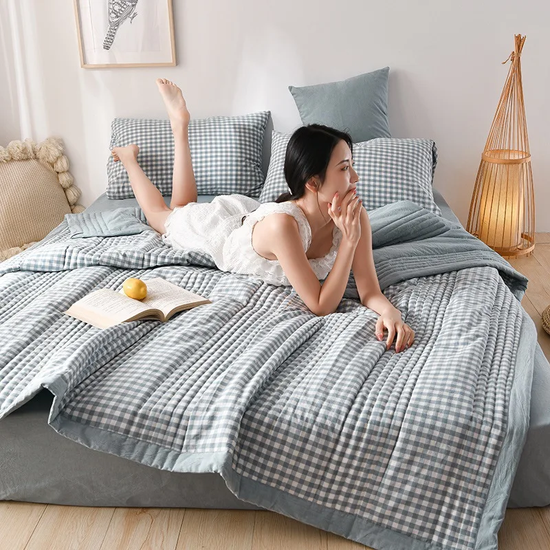 

Quilted Spring Summer Quilt Soft Lightweight Duvet Summer Blanket Queen Breathable Blankets Comfortable Washable Double Quilts