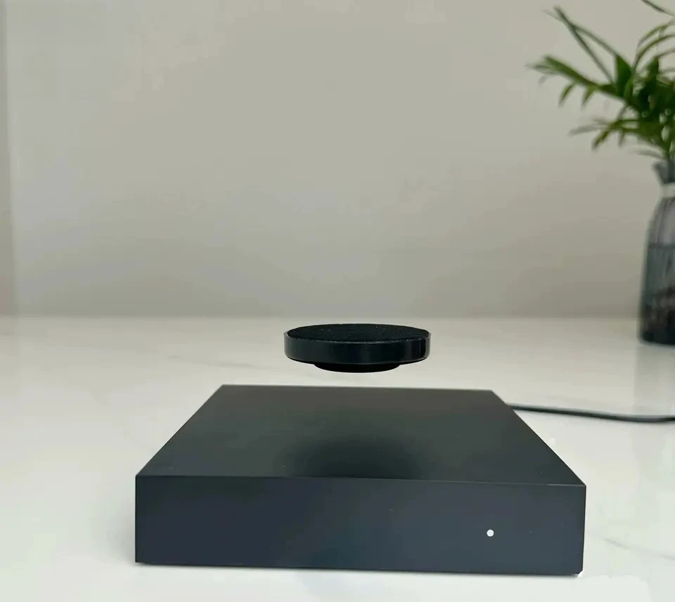 Magnetic levitation advertising display stand, magnetic levitation creative ornament, can hold 300g exhibit ornaments
