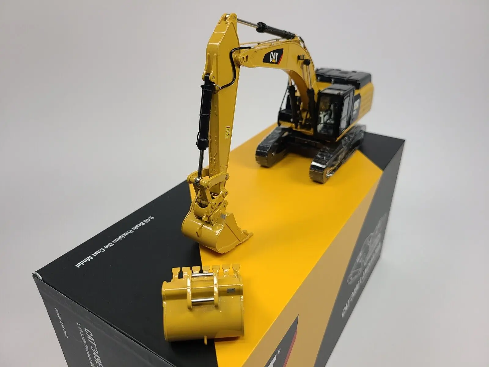 Exqusite Alloy Model Gift C C M 1:48 Caterpillar CAT 349E L Hydraulic Excavator Engineering Machinery Diecast Toy Model