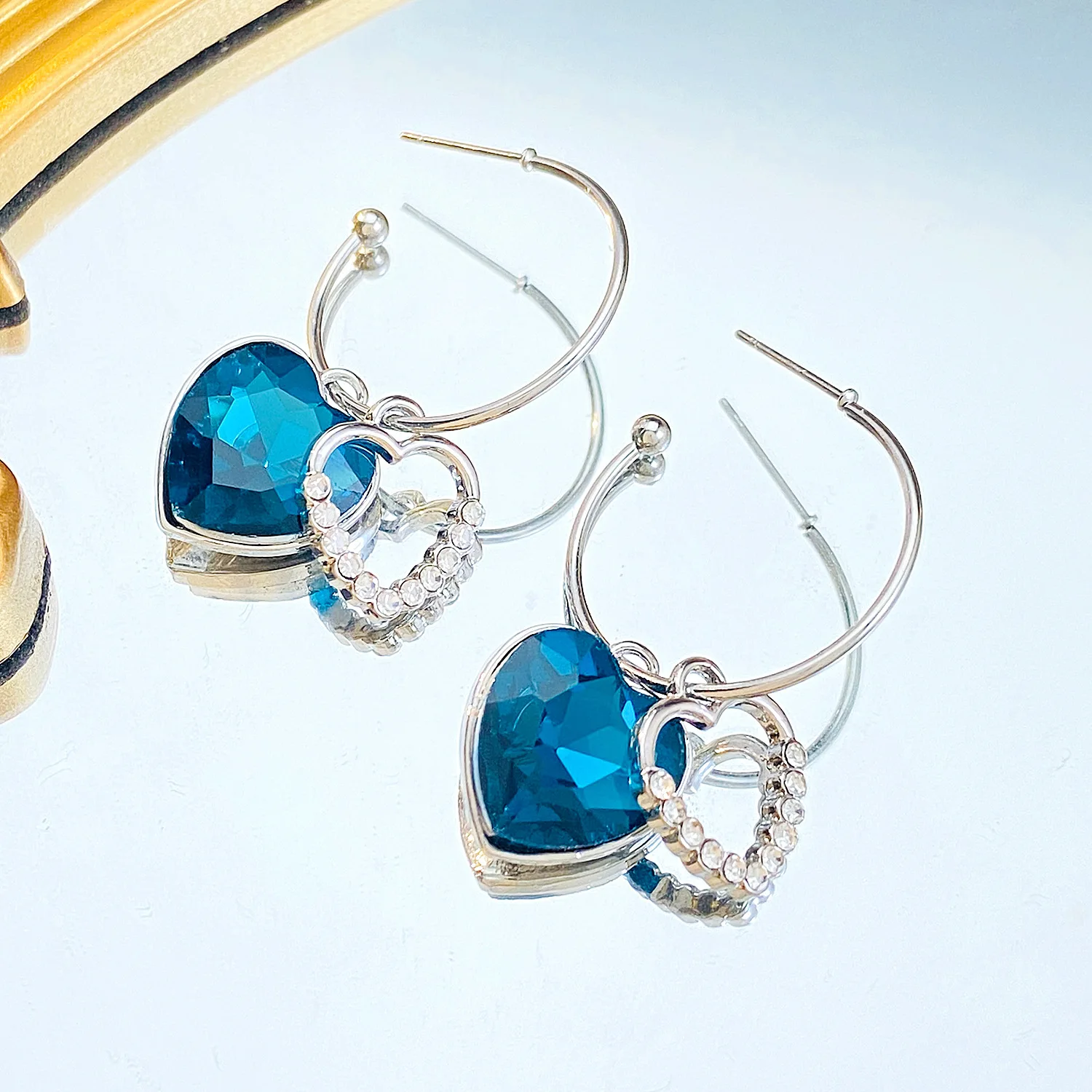 Vintage Fashion Blue Crystal Heart Drop Earrings For Women Jewelry 2026 Trending New Luxury Ocean Heart Zircon Earrings Brincos