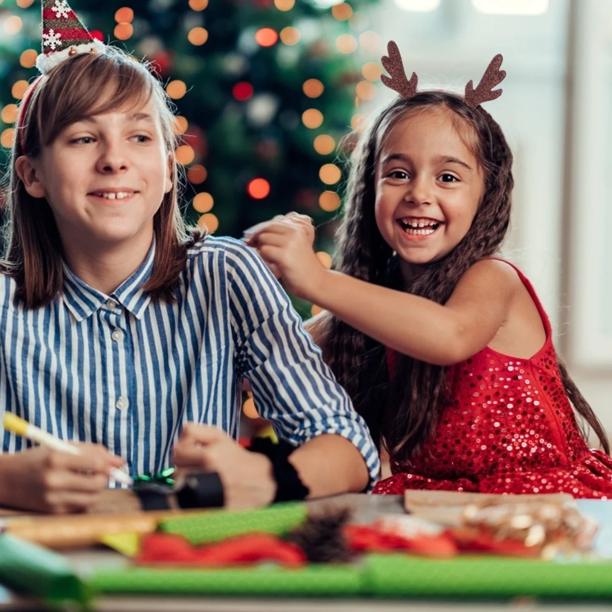 

5Pcs Christmas Antler Headband Premium Material Festive Atmosphere Gift for Mother Sister Girlfriend Daughter Friends Parties