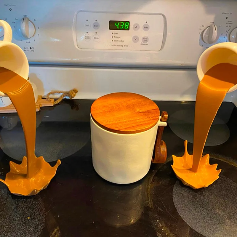 

Floating Spilling Coffee Cup Sculpture Kitchen Decoration Spilling Magic Pouring Splash Creative Desktop Decor Home Decoration