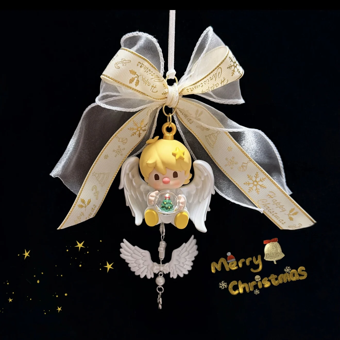 

POPMART Sweet Bean Your Holiday Keychain Christmas Gift Collection Cut