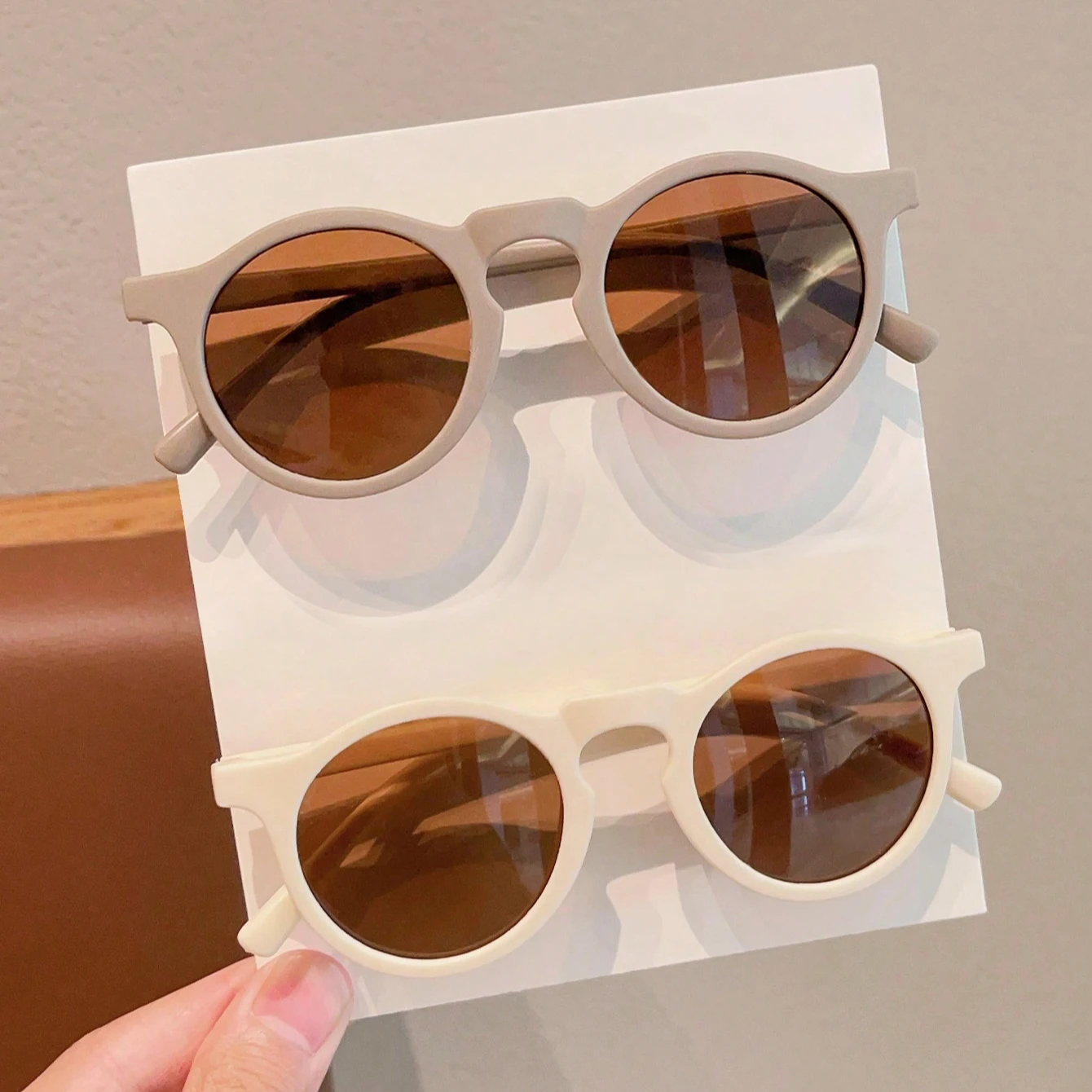 2 szt. Urocze, najnowsze, modne okulary w stylu vintage, nieregularne, okrągłe, chroniące oczy, klasyczne okulary dla dzieci, tylko zdjęcie produktu, brak wysyłki.