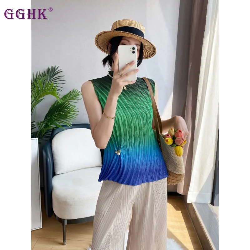 

GGHK Fashion Half-High Neck Sleeveless Tank Top Women 2026 Summer Lightweight Gradient Colour Unique Design Female T-Shirt