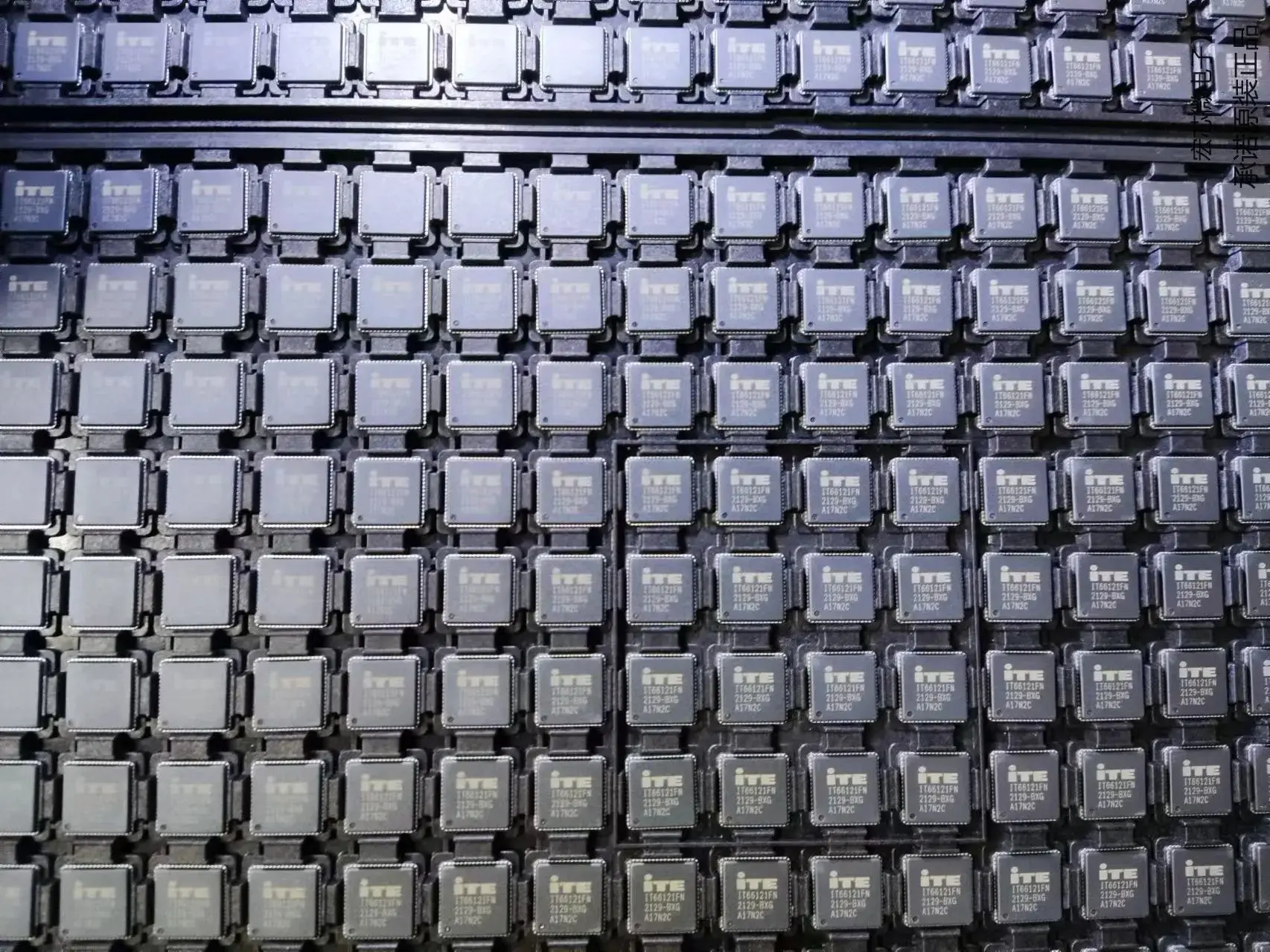 IT66121FN/BX IT6612…