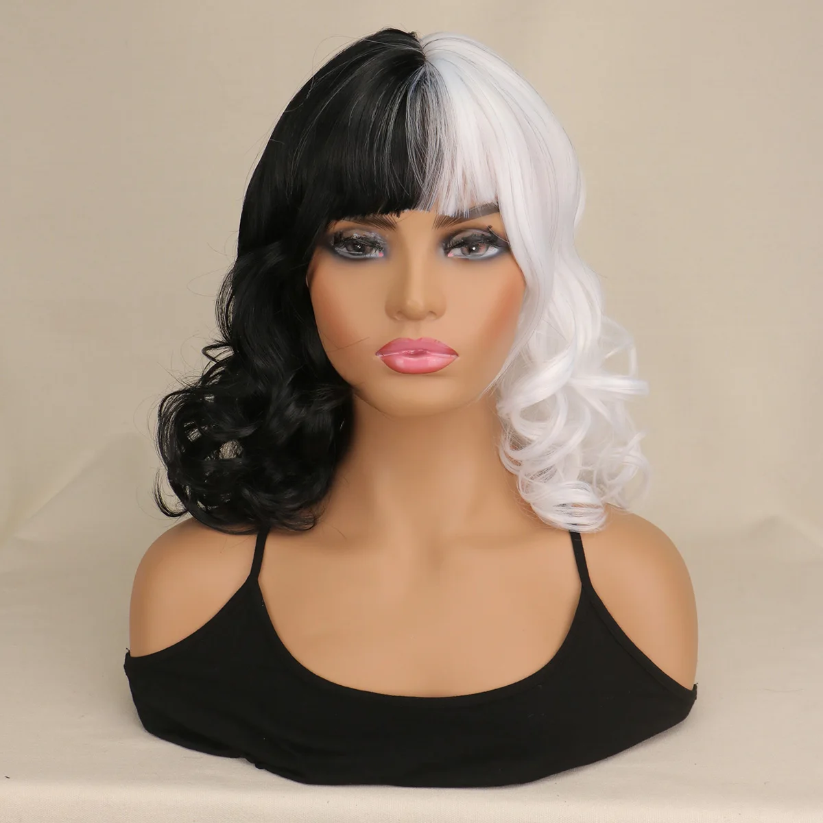 

Cruella Wigs Black and White Costume Women Short Curly Wavy Hair Wig with Wig Cute Synthetic Wigs for Party Halloween
