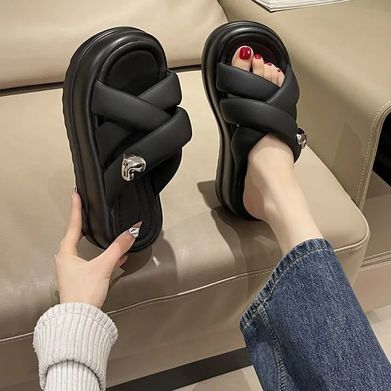 2026 Heißer Verkauf: Damen-Sandalen mit dickem Absatz für den Sommer – Modische, rutschfeste Indoor- und Outdoor-Sandalen für Teenager mit erhöhter Sohle und Herz-Design für den Strand