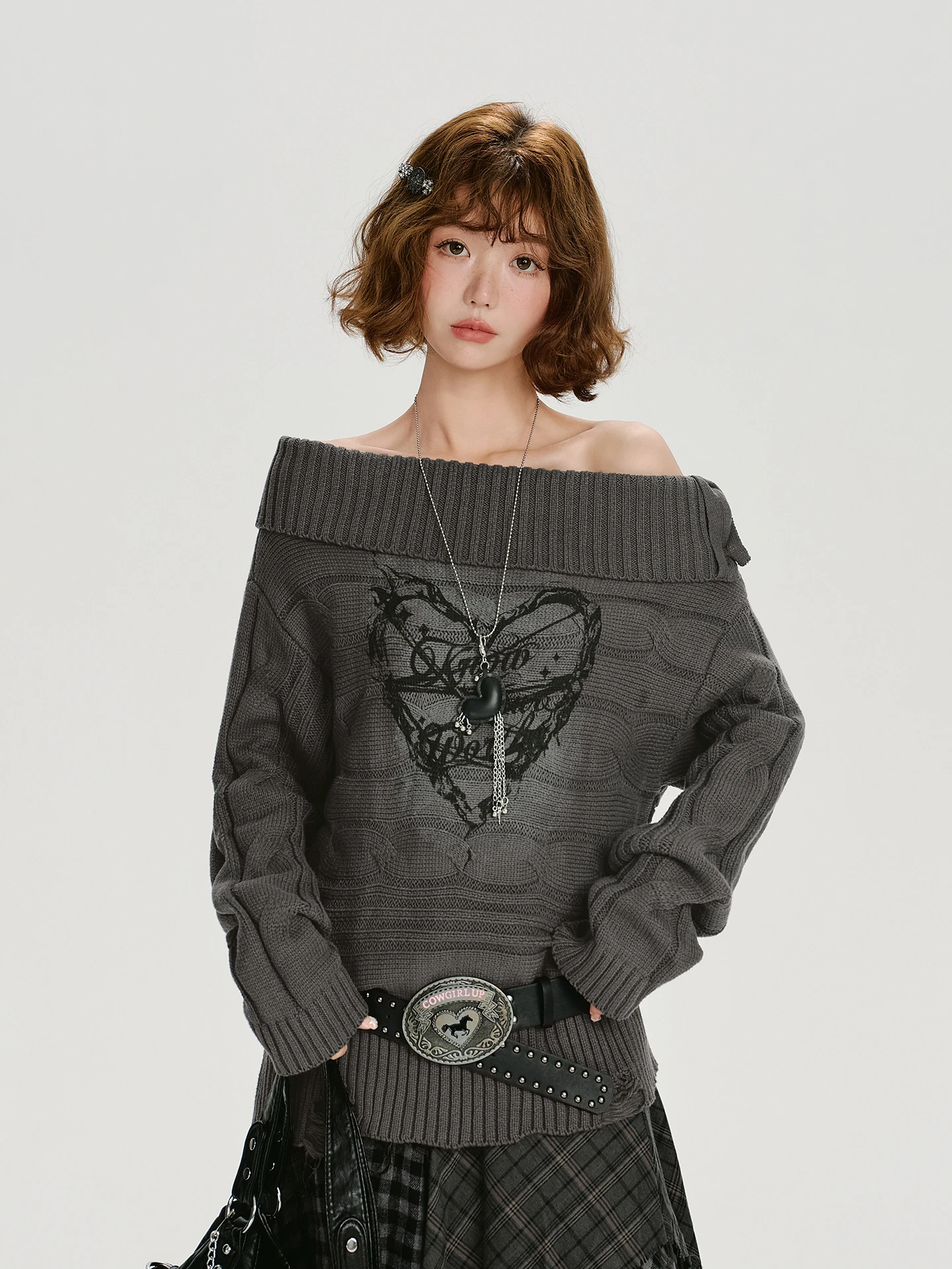 

Женский вязаный свитер на одно плечо в американском ретро-стиле, свободный крой, осенне-зимний, новый, теплый, с эффектом подогрева, длинный рукав