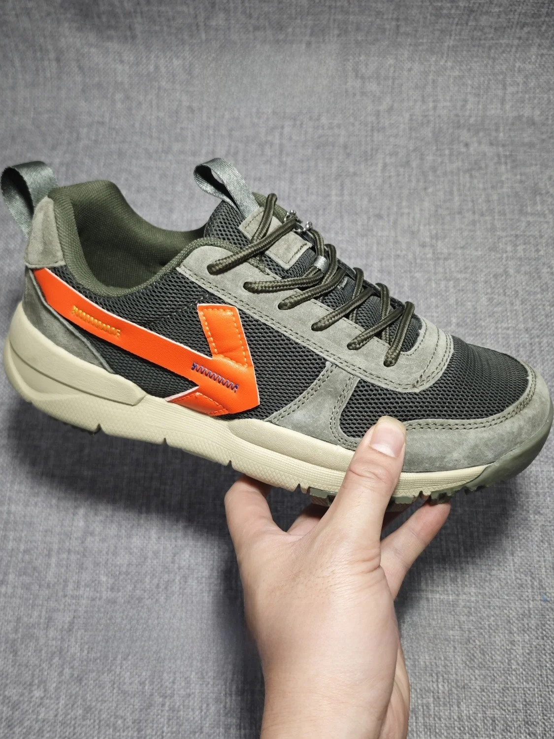 

Кожаные кроссовки для бега с дышащим верхом, амортизацией, в ретро-стиле, универсальные, повседневные, спортивные, с круглым носком, на плоской подошве, с подошвой MD.