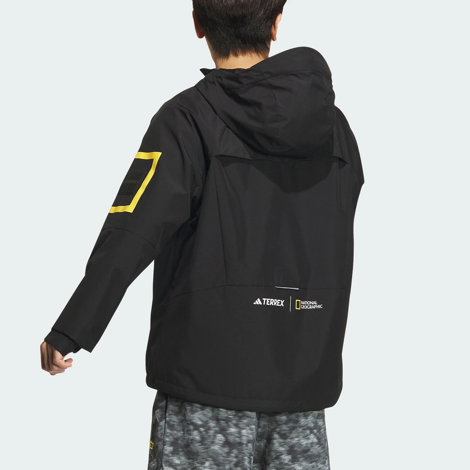 سترة رياضية بغطاء للرأس للرجال من Adidas Official Authentic TERREX للاستخدام الخارجي IS9508