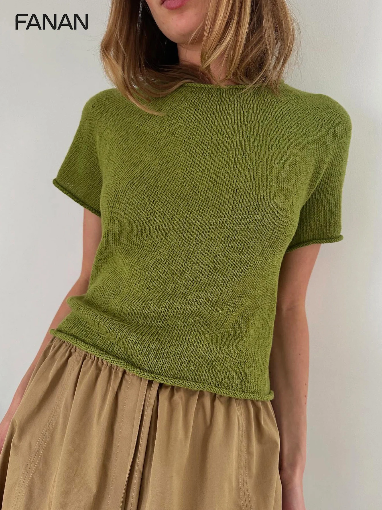 

New Autumn, Spring, and Summer Niche Knit Cardigans for Women with a Lazy Style Design, Green Fitted Round-Neck Pullovers, Casual and Elegant Autumn/Winter Tops, Basic Versatile Styles for Urban Commuting, Stylish and Fashionable Casual Vacation Wear, Des